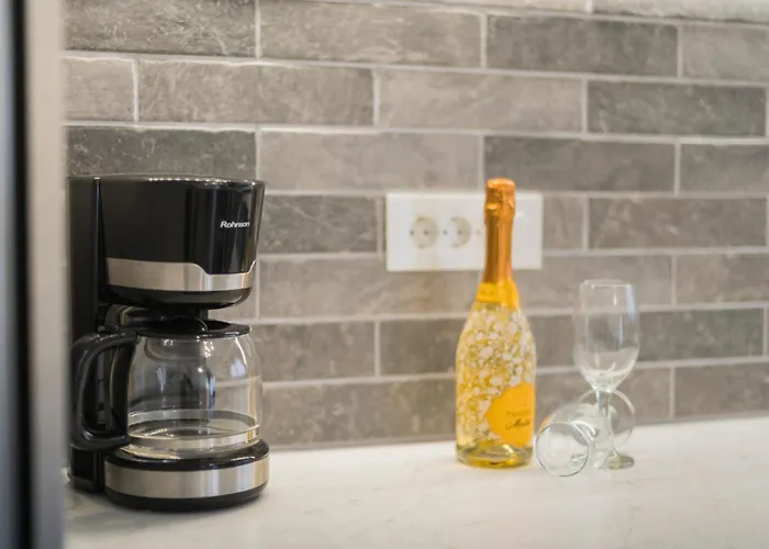 Daire Mailo&luke Rhodes City