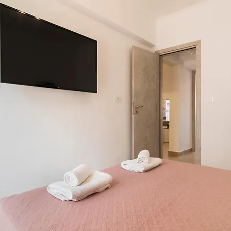 Mailo&luke * עיר רודוס